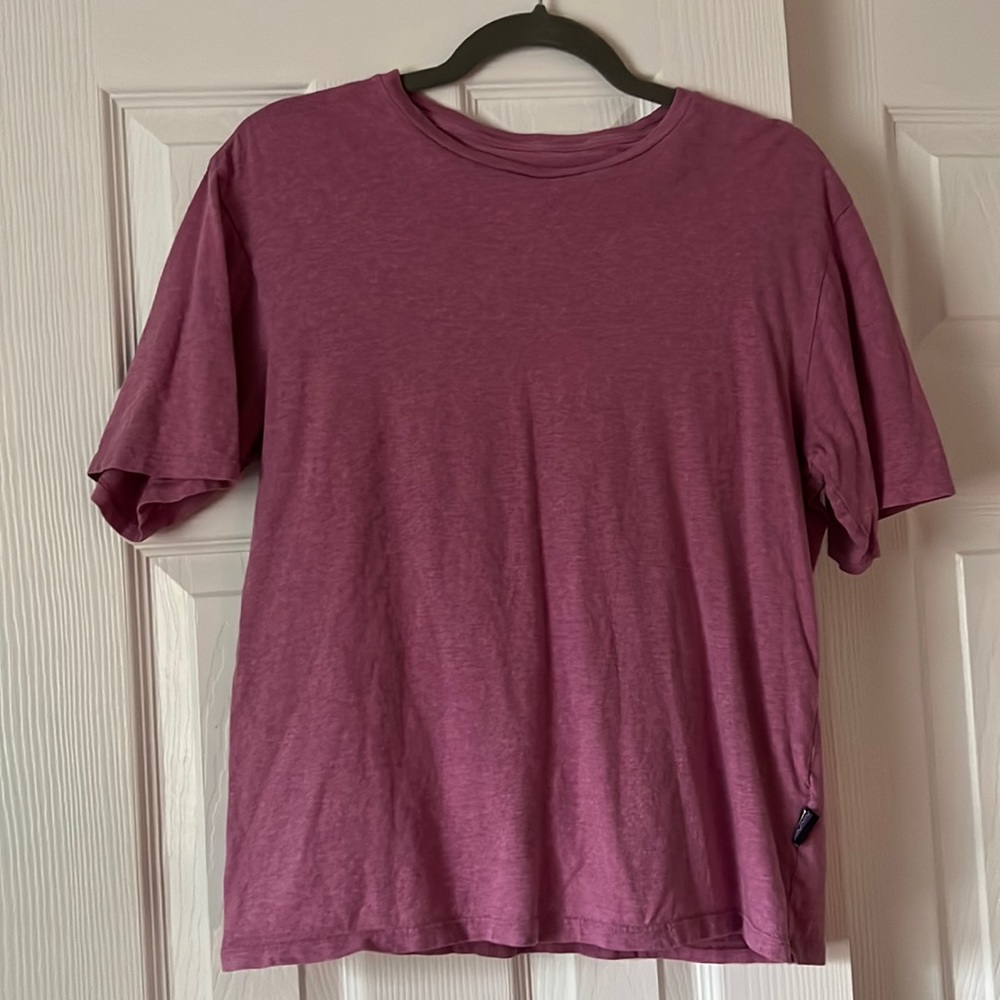 Patagonia XS tee